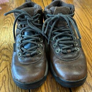 Timberland waterproof women’s hiking boots. Brown leather uppers. Size 6.5